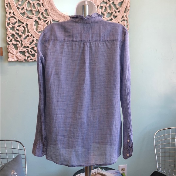 ❤️ Gap Button Up ❤️ - Picture 2 of 7